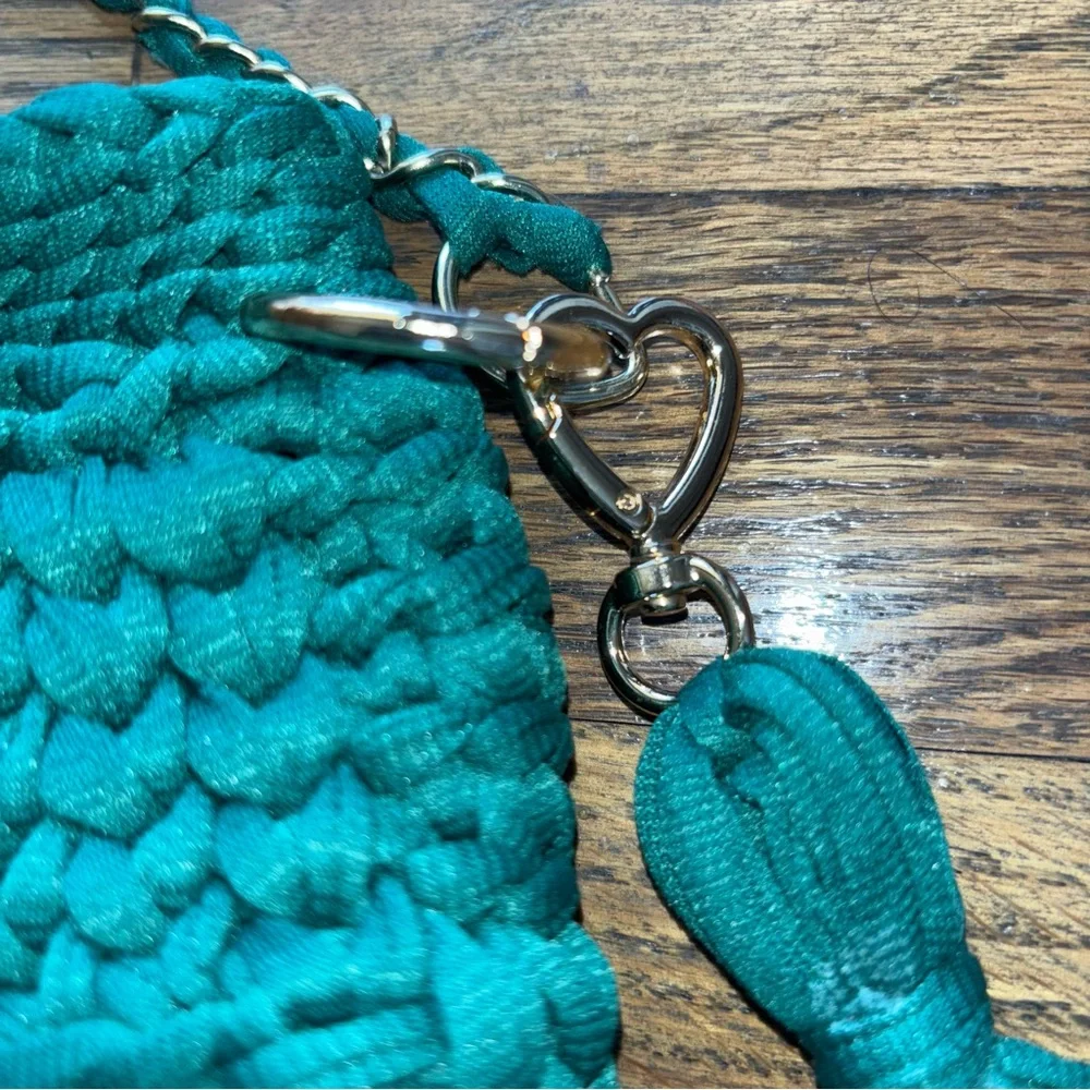 Handmade Women’s Woven Shoulder Bag - Picture 6 of 9